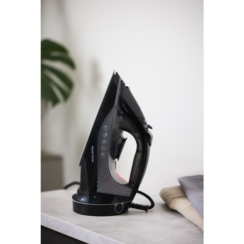 Sladdlöst ångstrykjärn 2400 watt