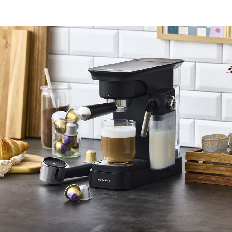 Espressomaskin m/mj&ouml;lkbeh.