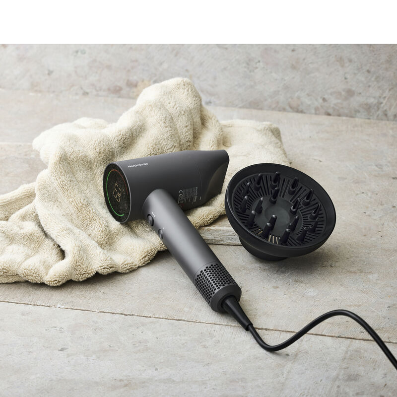 AI-h&aring;rf&oslash;ner 1600 watt