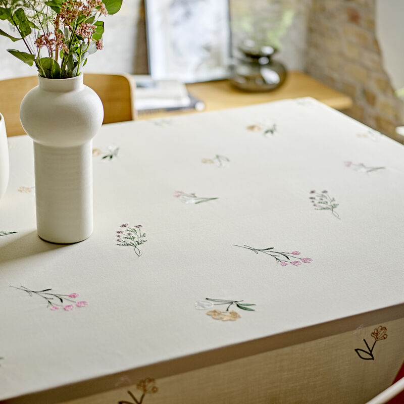 Charm Tablecloth