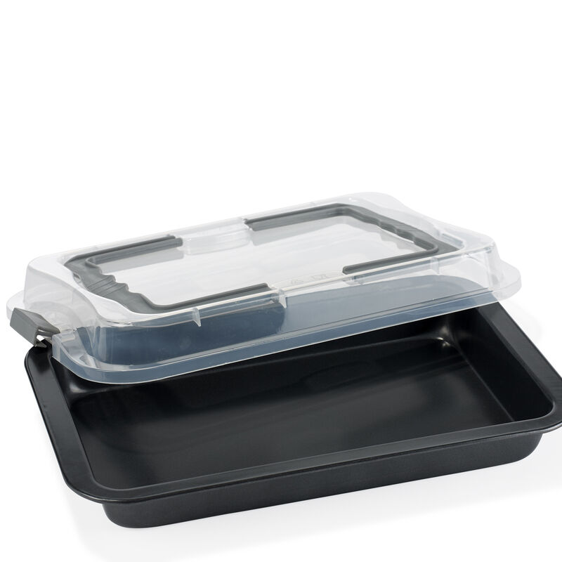 Roasting dish with lid