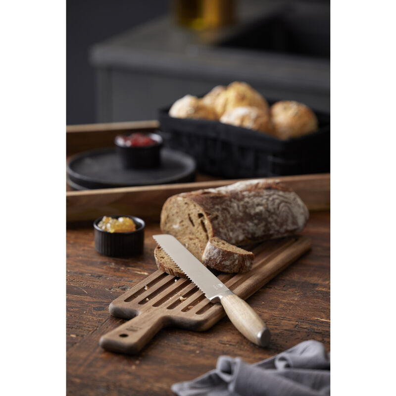 Skjærebrett med brødkniv