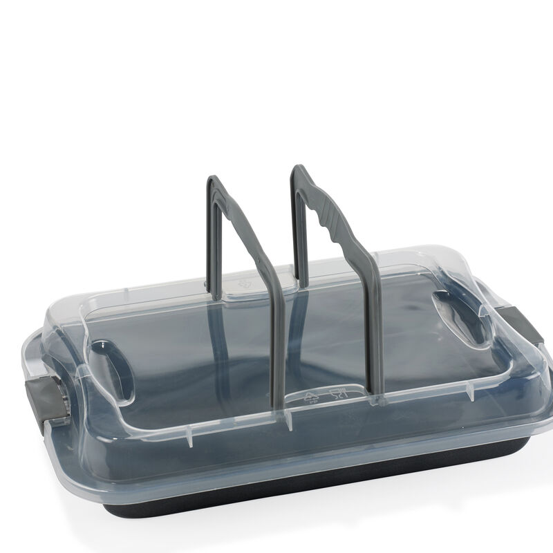 Roasting dish with lid