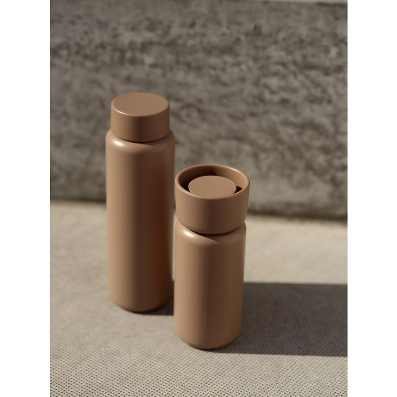 Singles Thermobecher mit zwei Deckeln