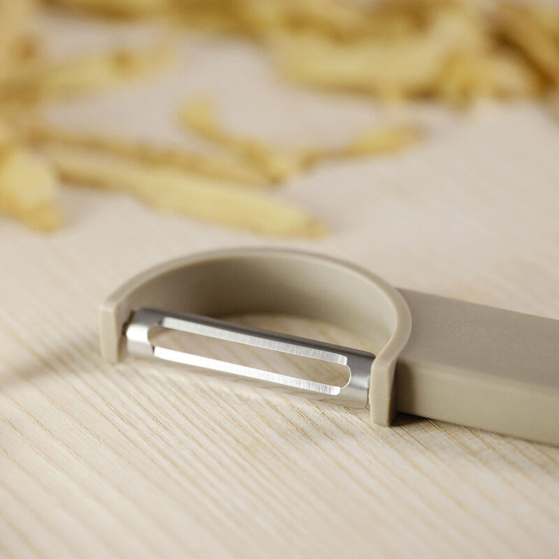Singles Vegetable peeler