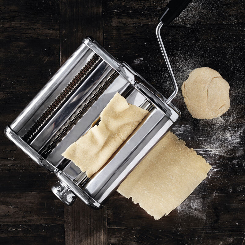 Pasta machine Pasta machine