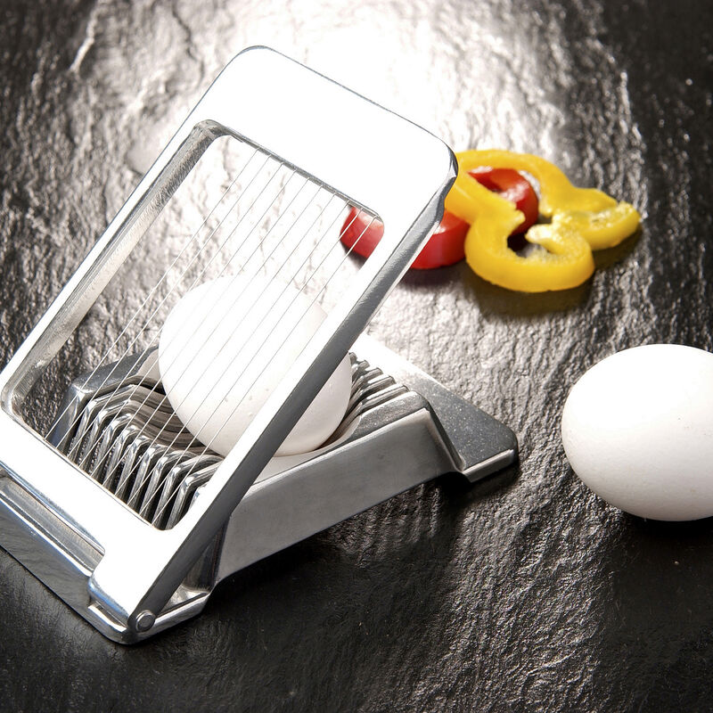 Egg slicer