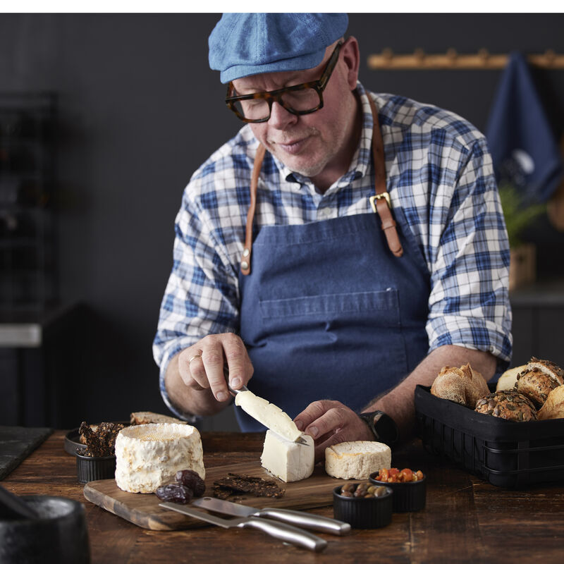 Ostebrett med tre kniver Ostebrett med tre kniver