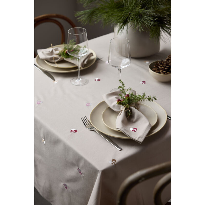 Christmas Hearts Embroidery Julbordsduk