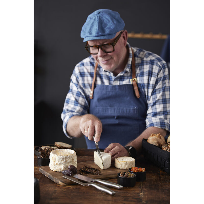 Ostebrett med tre kniver Ostebrett med tre kniver