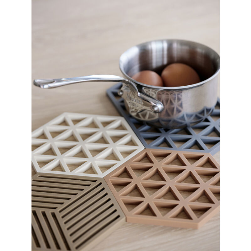 Triangles Trivet