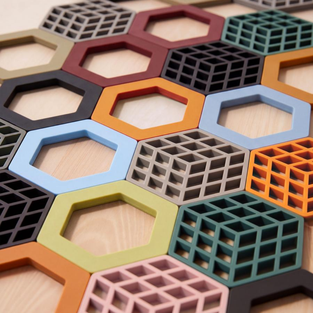 COLOURFUL DESIGN FOR THE TABLE